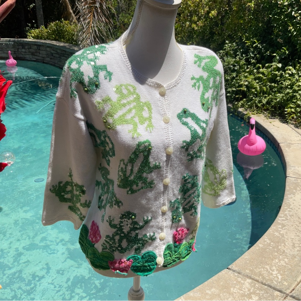 Jane’ Closet Design Options Sz S Frog 🐸 Lilly pad 🪷 Sweater beaded sequin